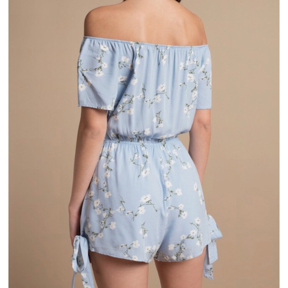 Tobi Romper. Only Worn Once. Like New Condition. - image 4